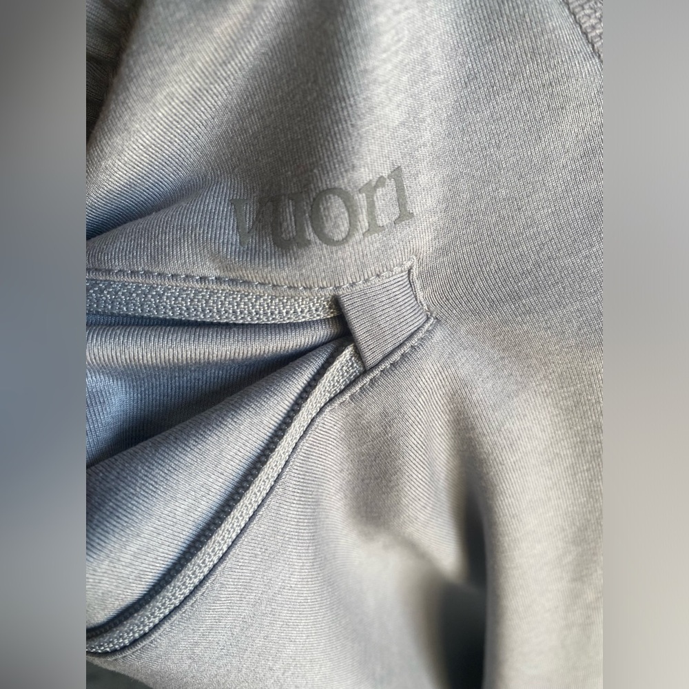 Gray Jogger Pants with Zipper Pocket men’s size medium Vuori - Picture 3 of 3